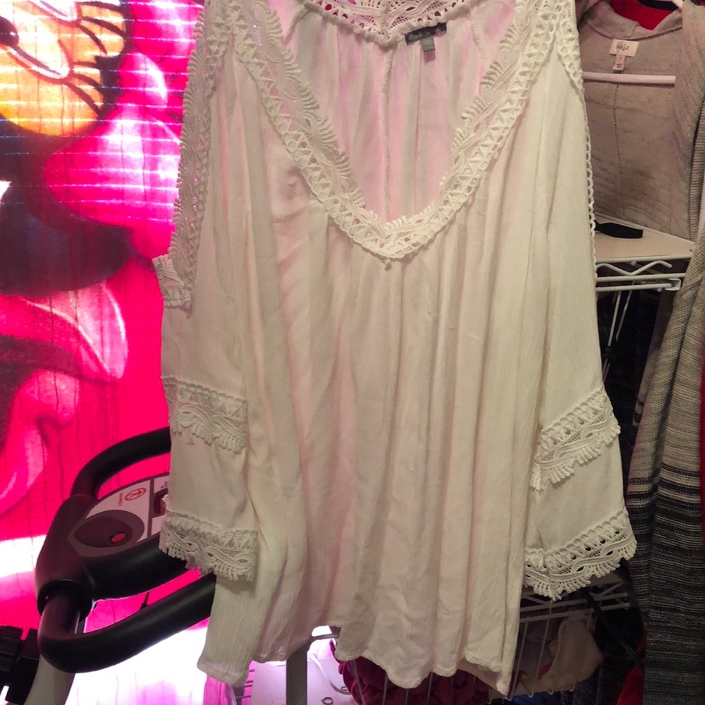 Pretty white Lace blouse by Charlotte Russe sz XL